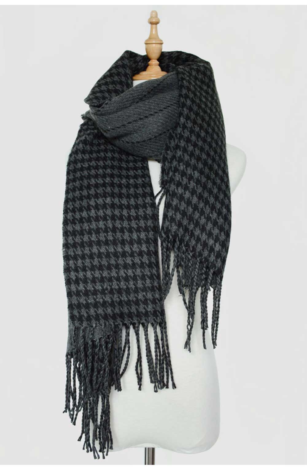 Oversize Lattice Design Tassel Warm Scarf for Women