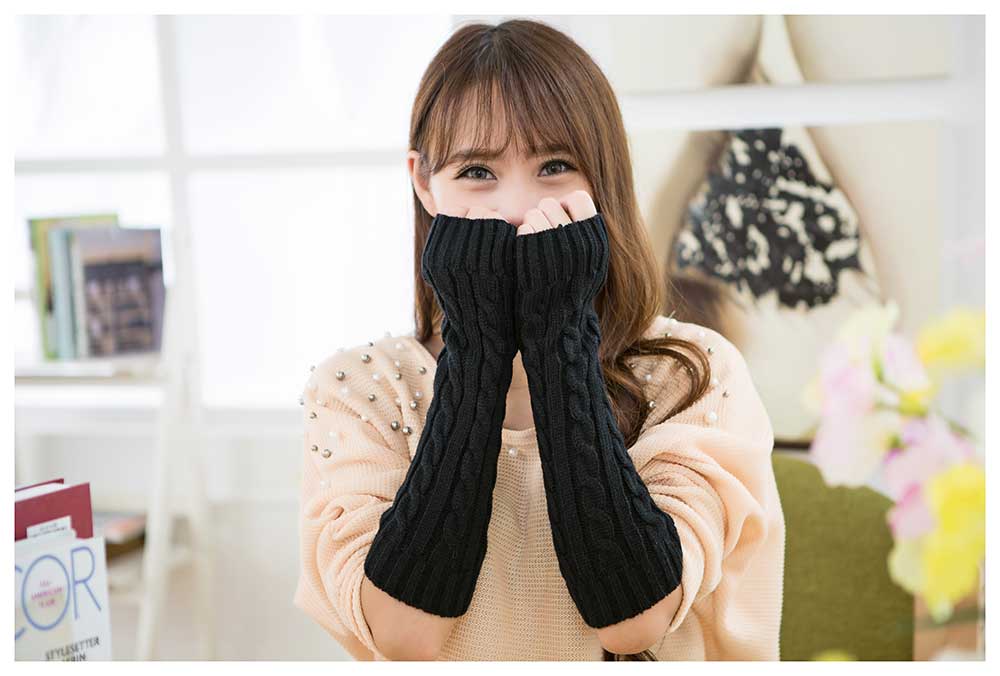 Casual Solid Color Spiral Pattern Warm Open Finger Knitted Gloves for Women