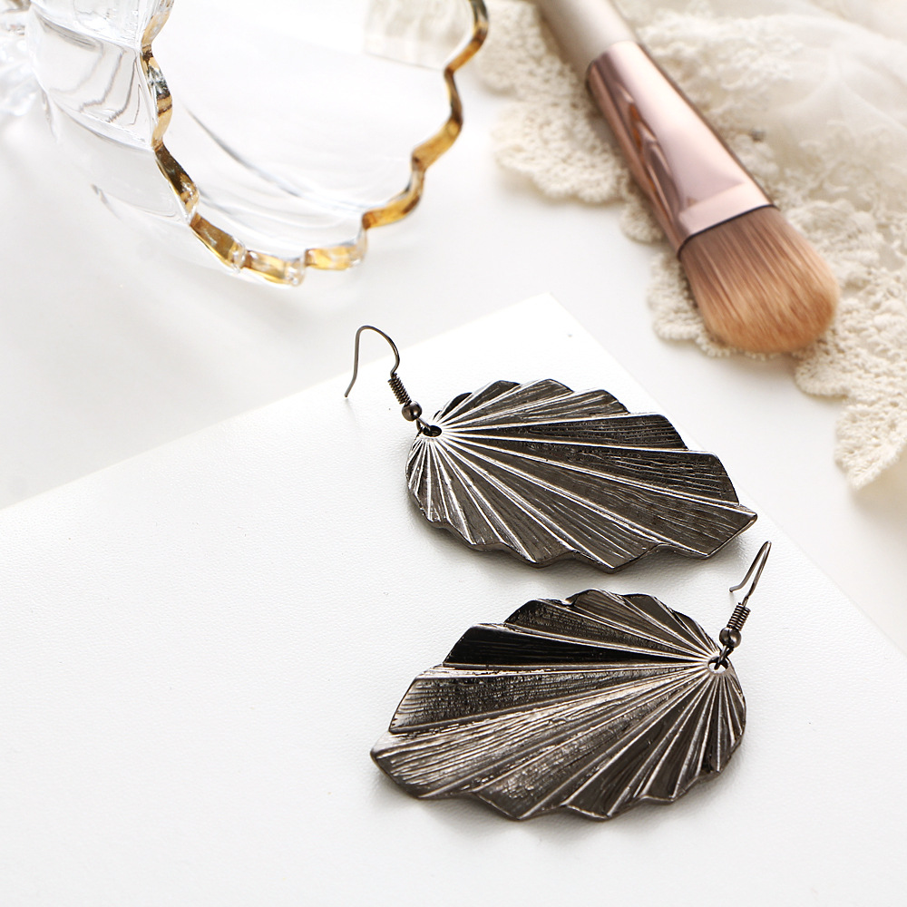 Fashion Woman Big Leaf Earrings