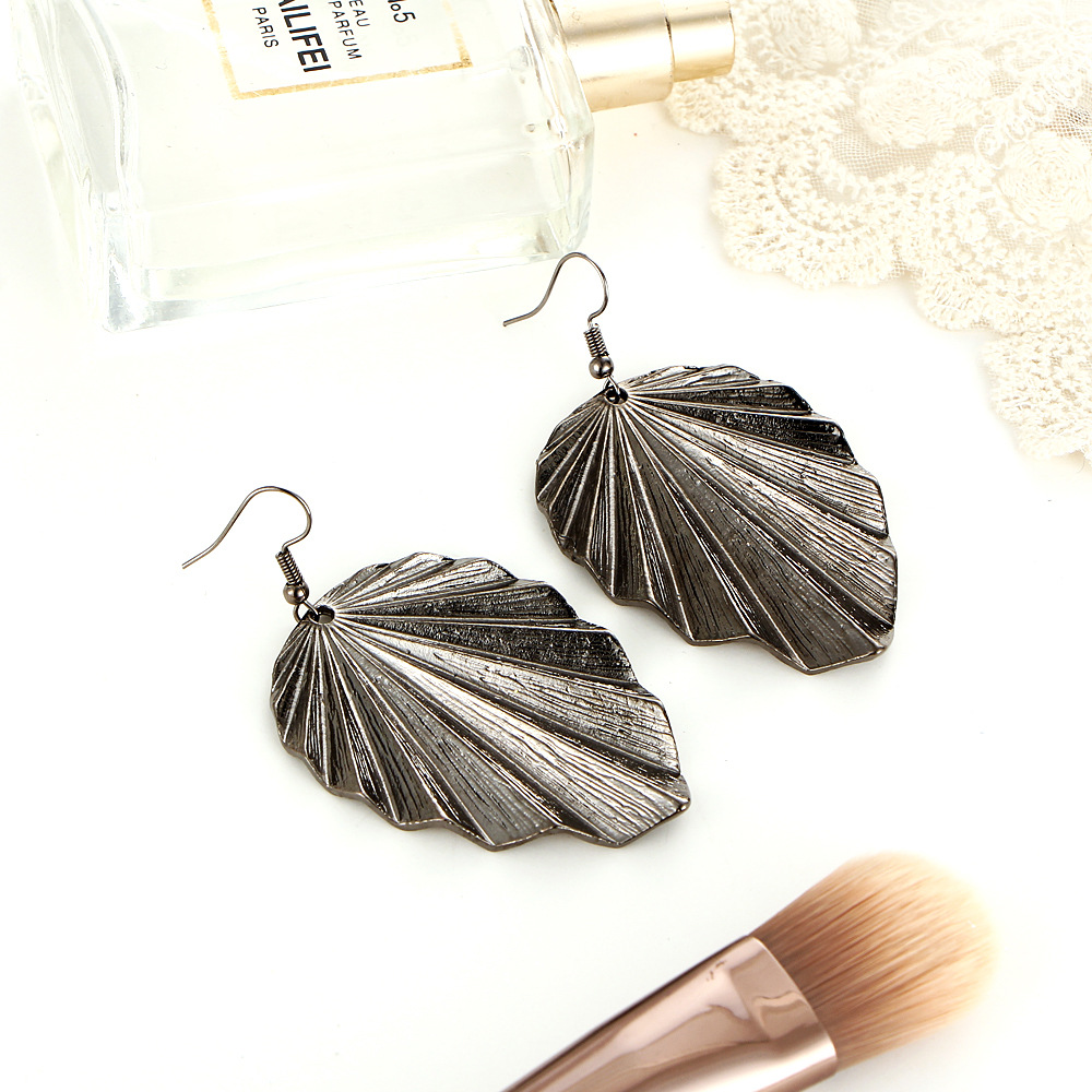 Fashion Woman Big Leaf Earrings