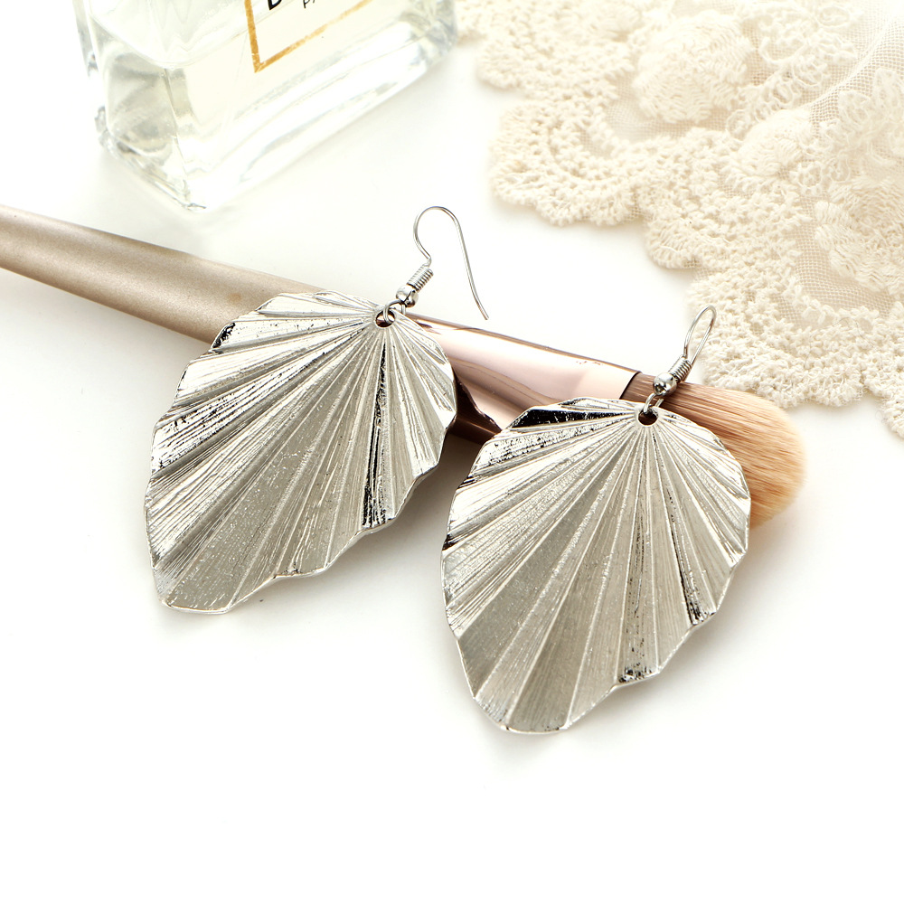 Fashion Woman Big Leaf Earrings