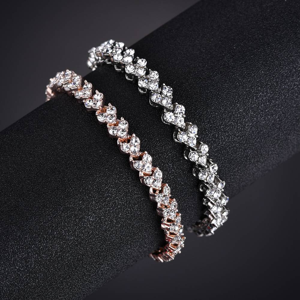 Women Fashion Heart-Shaped Diamond Bracelet